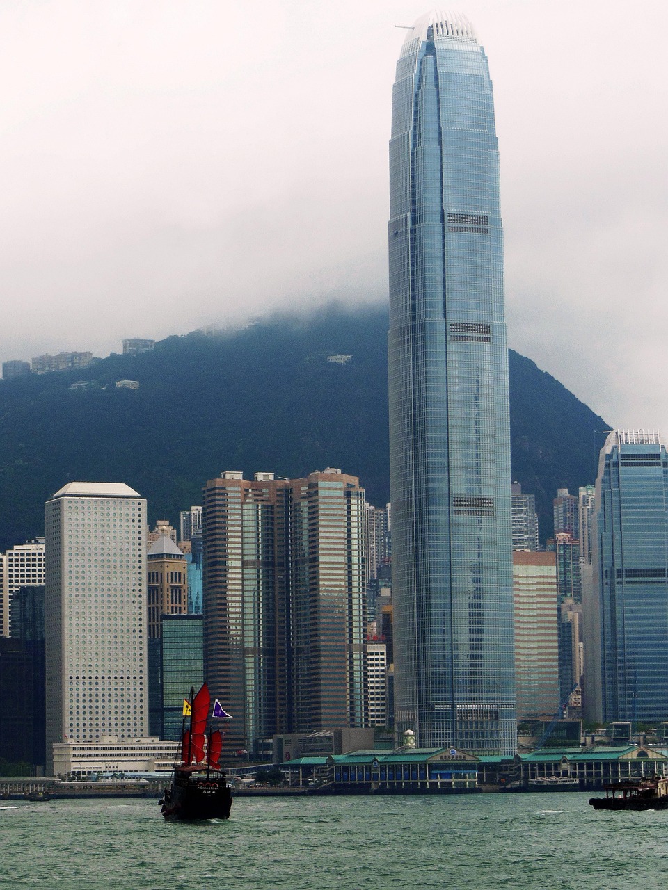 深圳解封，重启的城市脉搏与复苏的经济活力